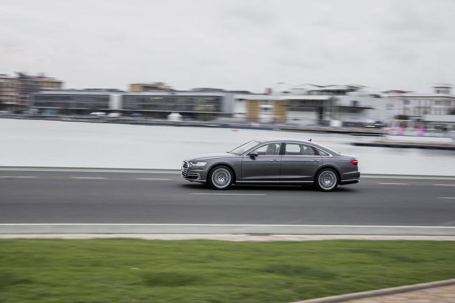  Audi A8 L 50 TDI Quattro (D5) 2017 года  (WW) (фото 10 из 31)